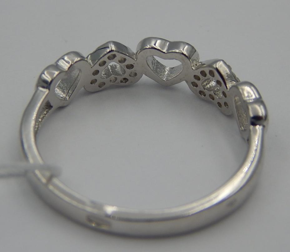 Серебряное кольцо с цирконием (28350422) 1