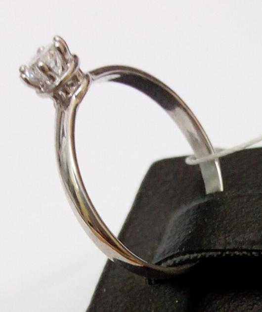 Серебряное кольцо с цирконием (31933223) 1