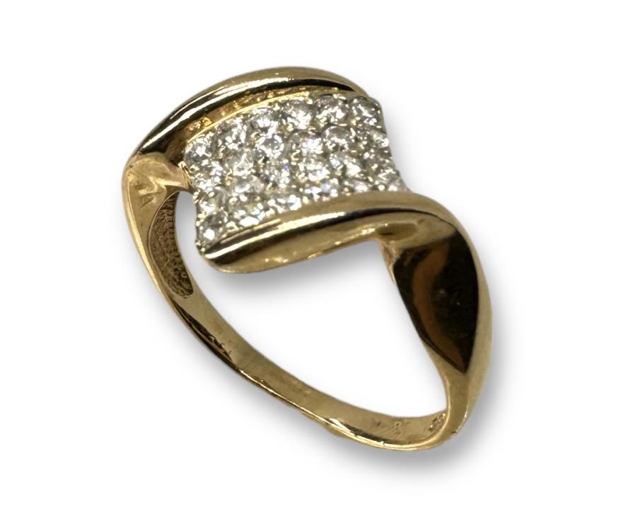Кольцо из красного золота с цирконием (32341957) 0