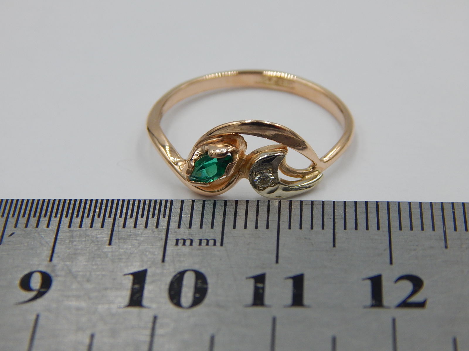 Кольцо из красного и белого золота с изумрудом и бриллиантом (-ми) (31766196) 6