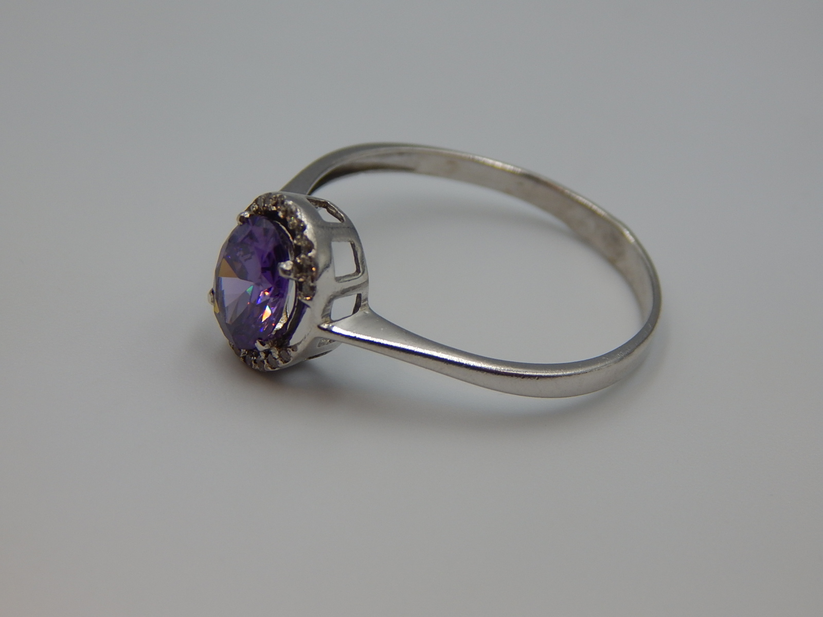 Серебряное кольцо с цирконием (33454210) 1