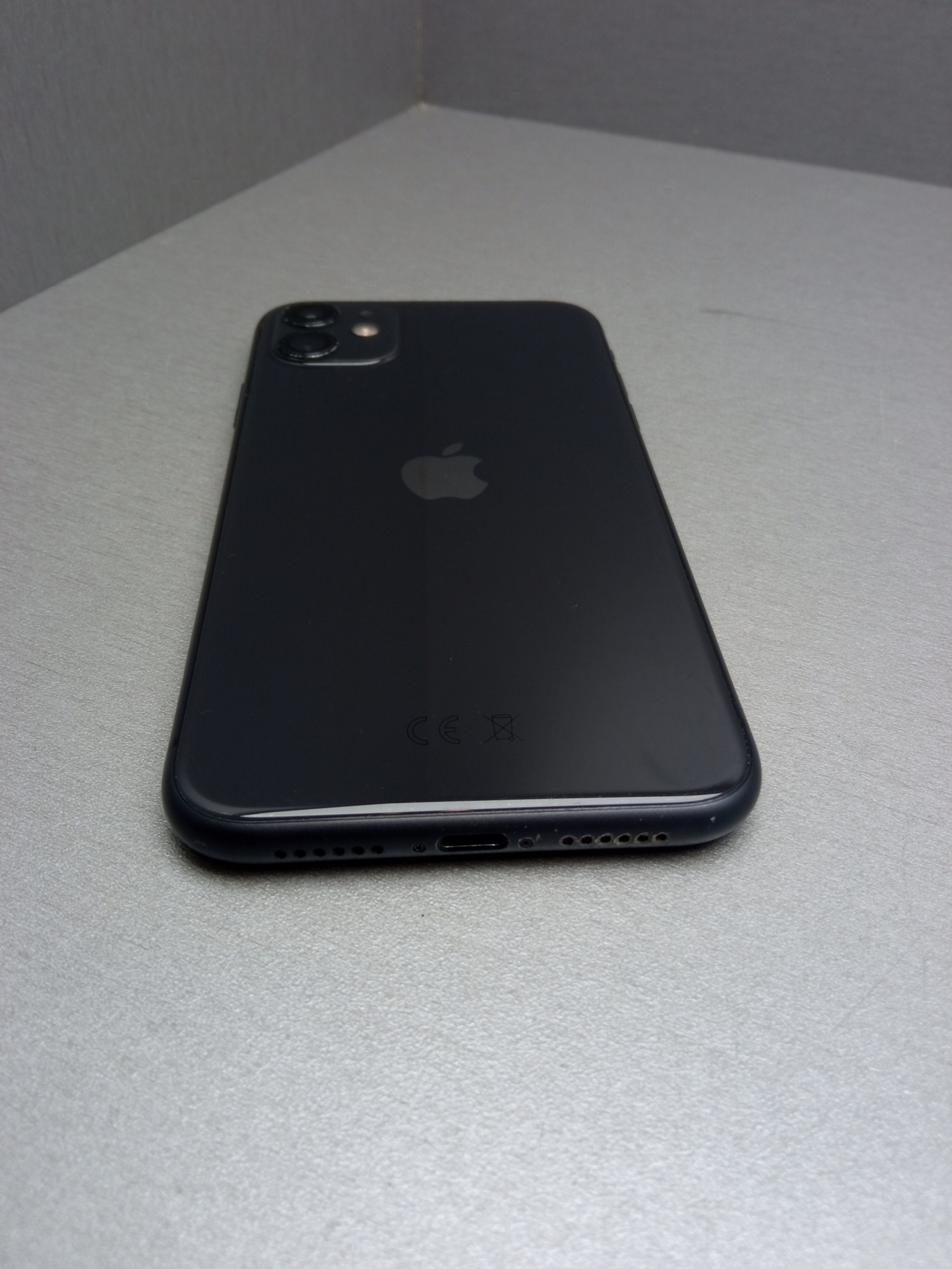 Apple iPhone 11 64GB Black 4