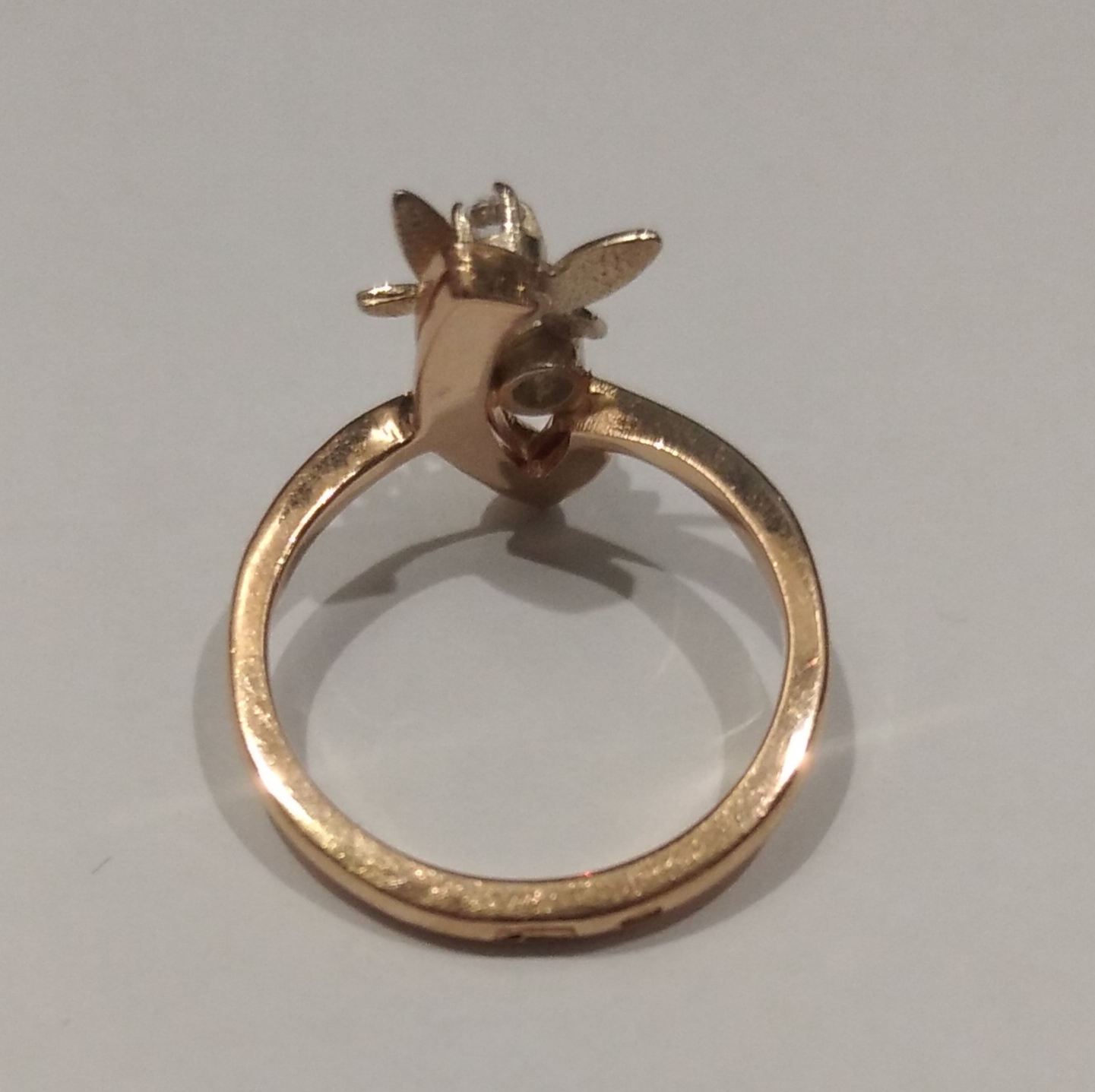 Кольцо из красного и белого золота с цирконием (33066017) 4