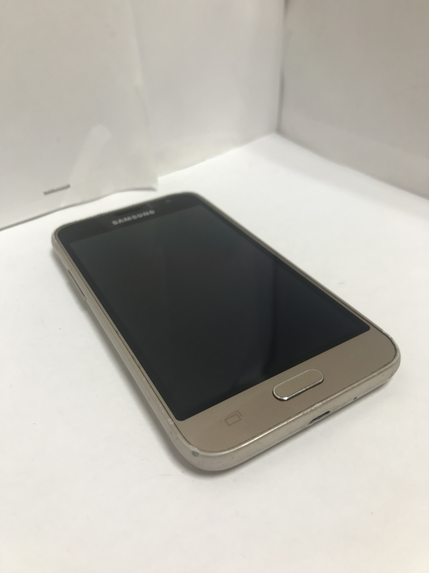 Samsung Galaxy J1 (SM-J120H) 1/8Gb  3