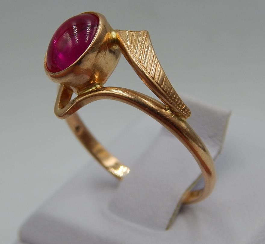 Кольцо из красного золота с корундом (30032170)  1