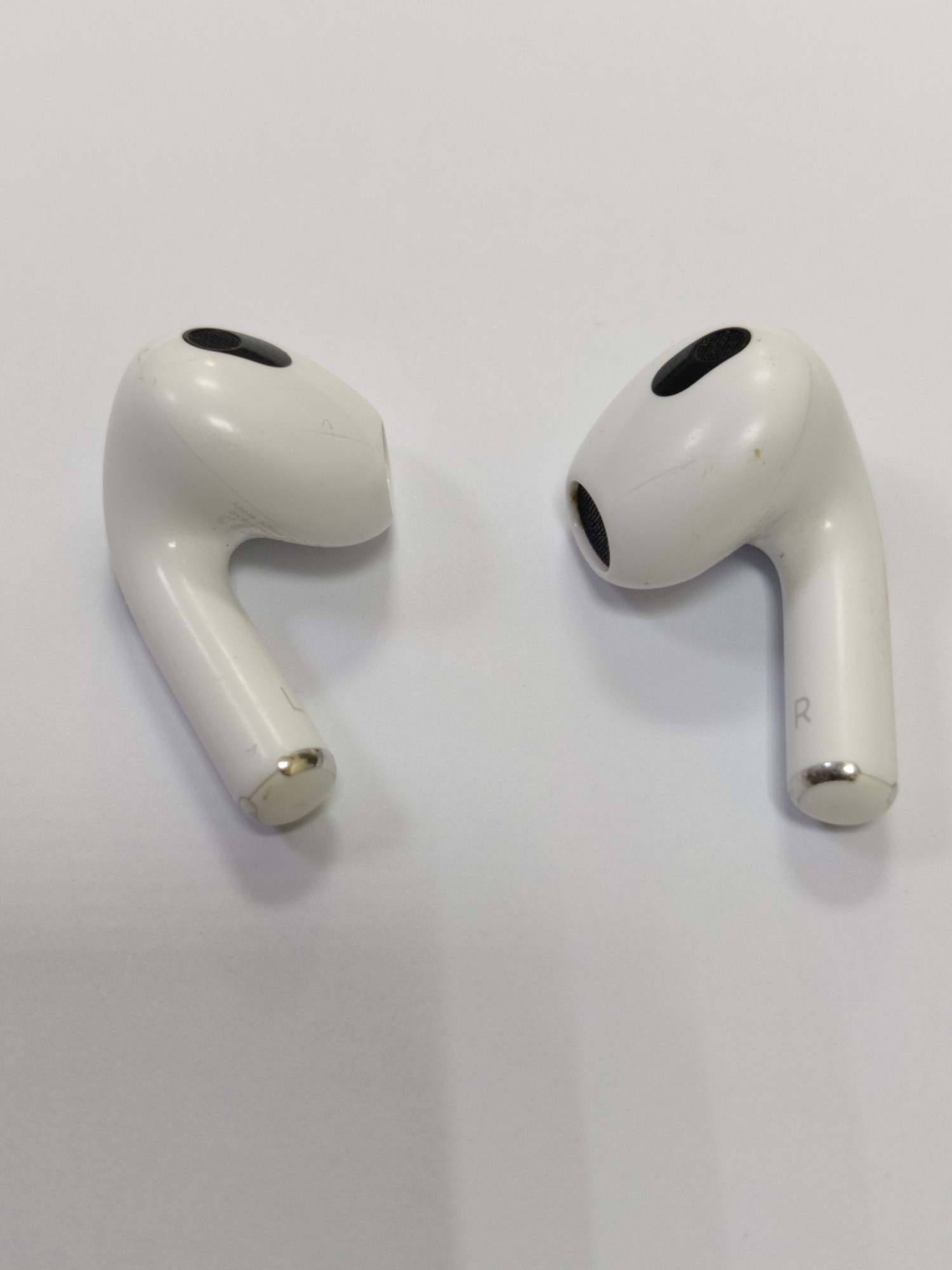 Навушники Apple AirPods 3 with Lightning Charging Case (MPNY3TY/A)  1