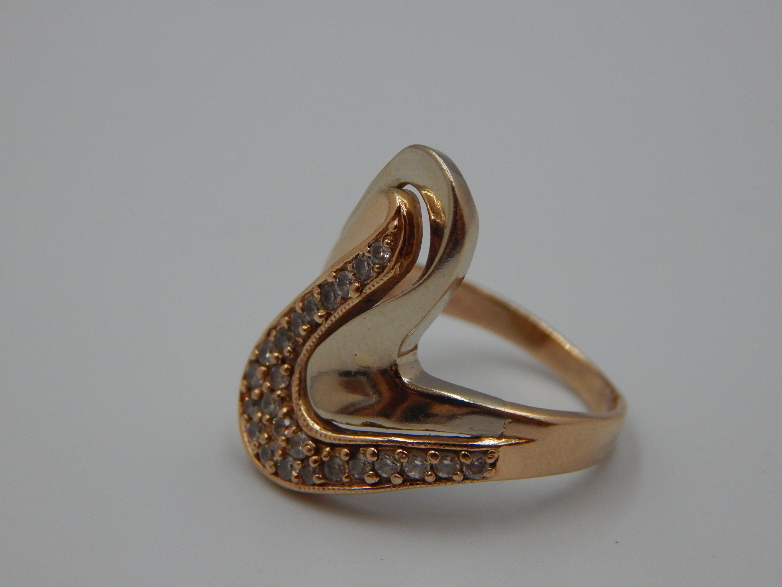 Кольцо из красного и белого золота с цирконием (33612756)  7