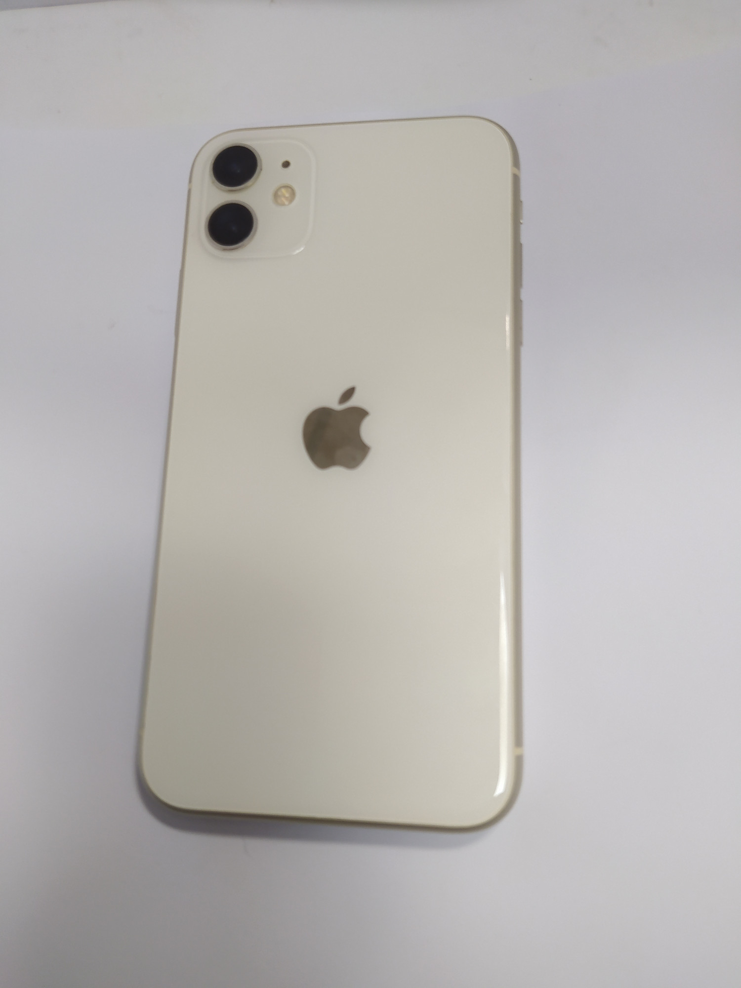 Apple iPhone 11 64GB White (MWL82) 1