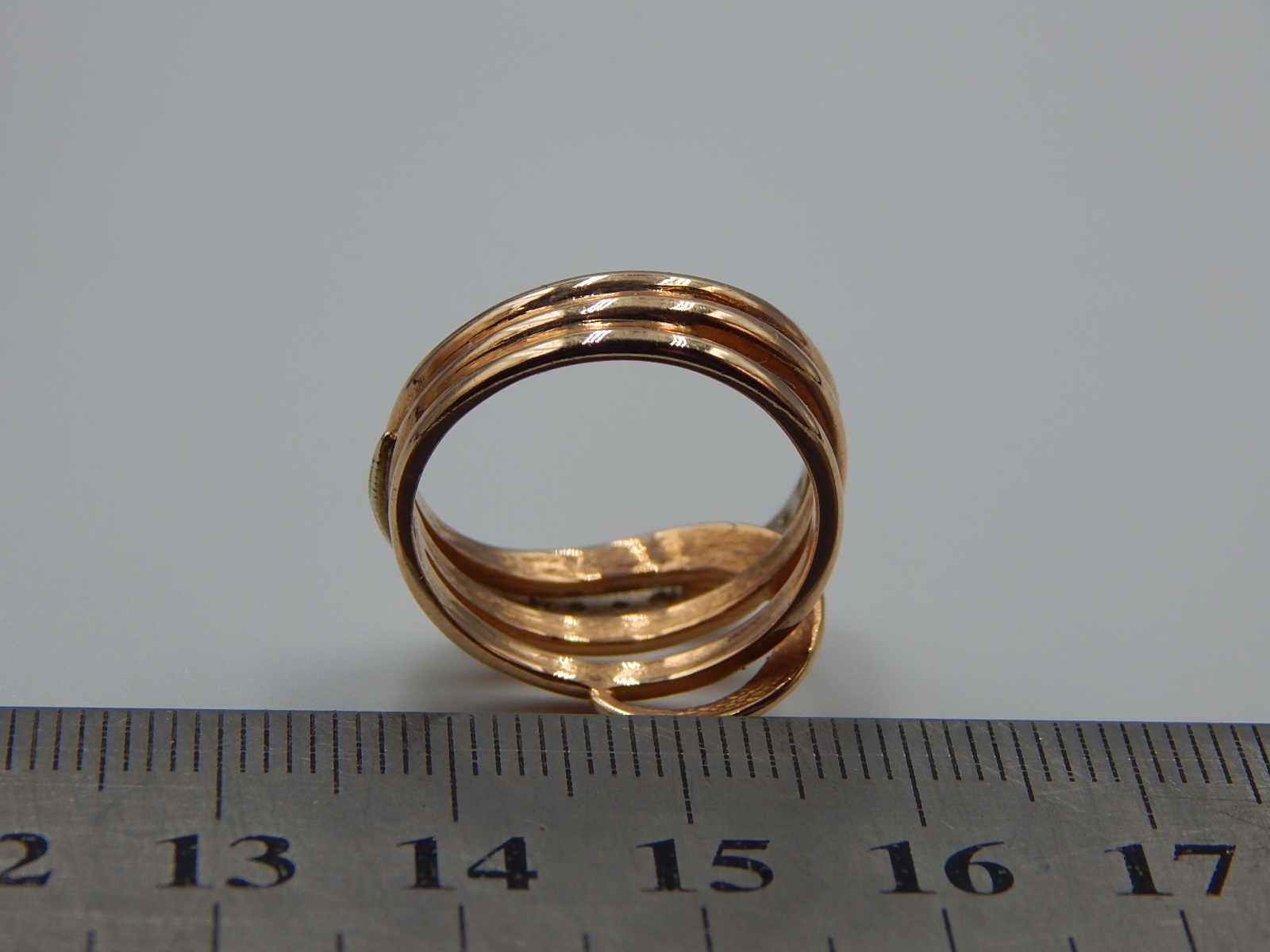Кольцо из красного и белого золота с цирконием (32070629)  3