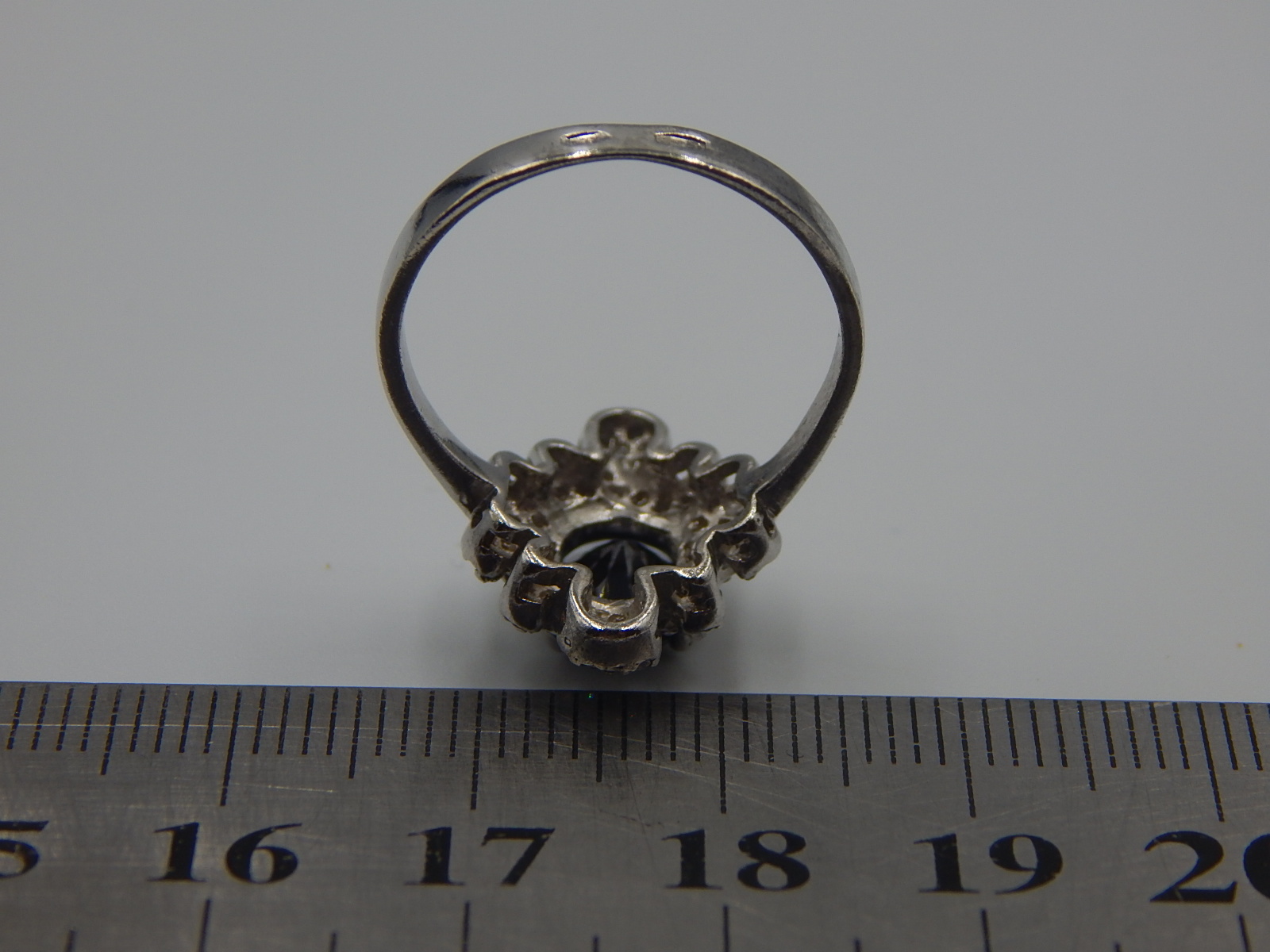 Серебряное кольцо с цирконием (33230746) 3