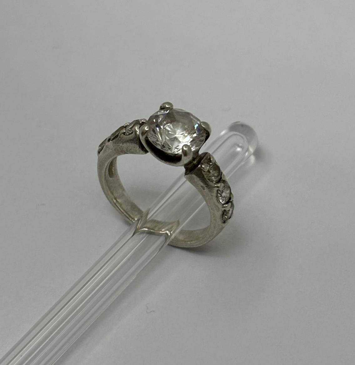 Серебряное кольцо с цирконием (33960725) 1
