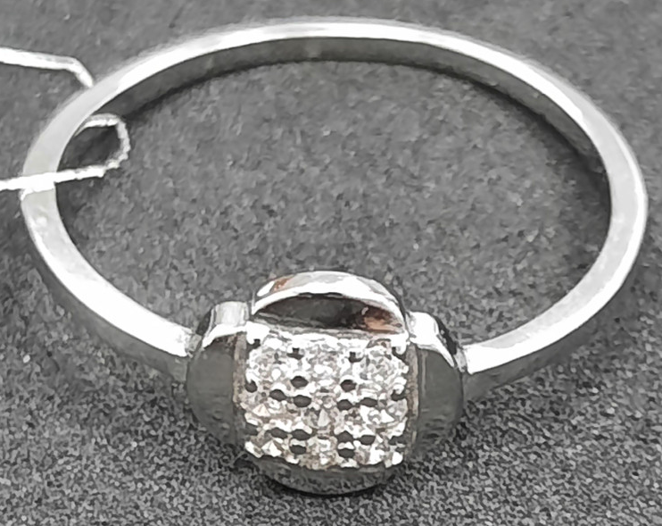 Серебряное кольцо с цирконием (31299348) 0