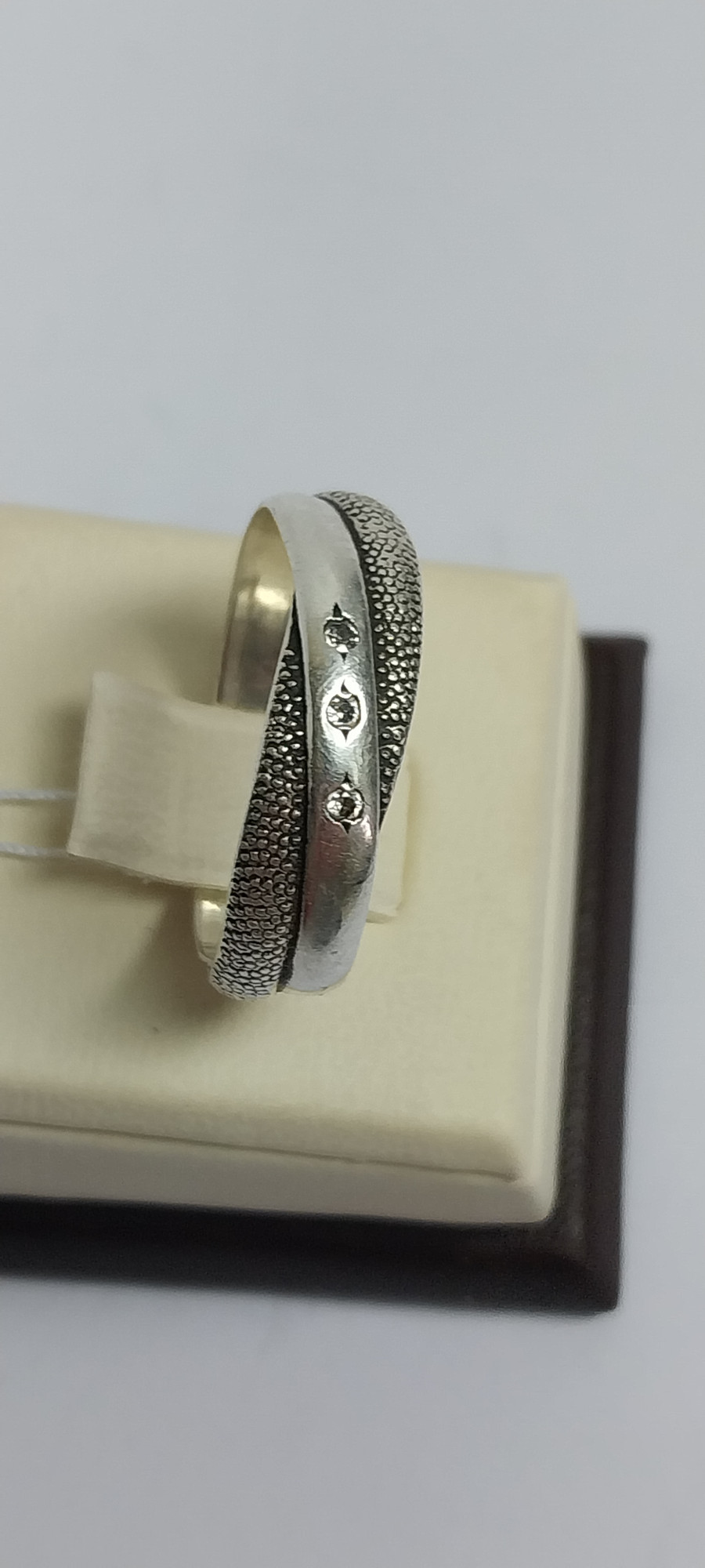 Серебряное кольцо с цирконием (33807913) 1