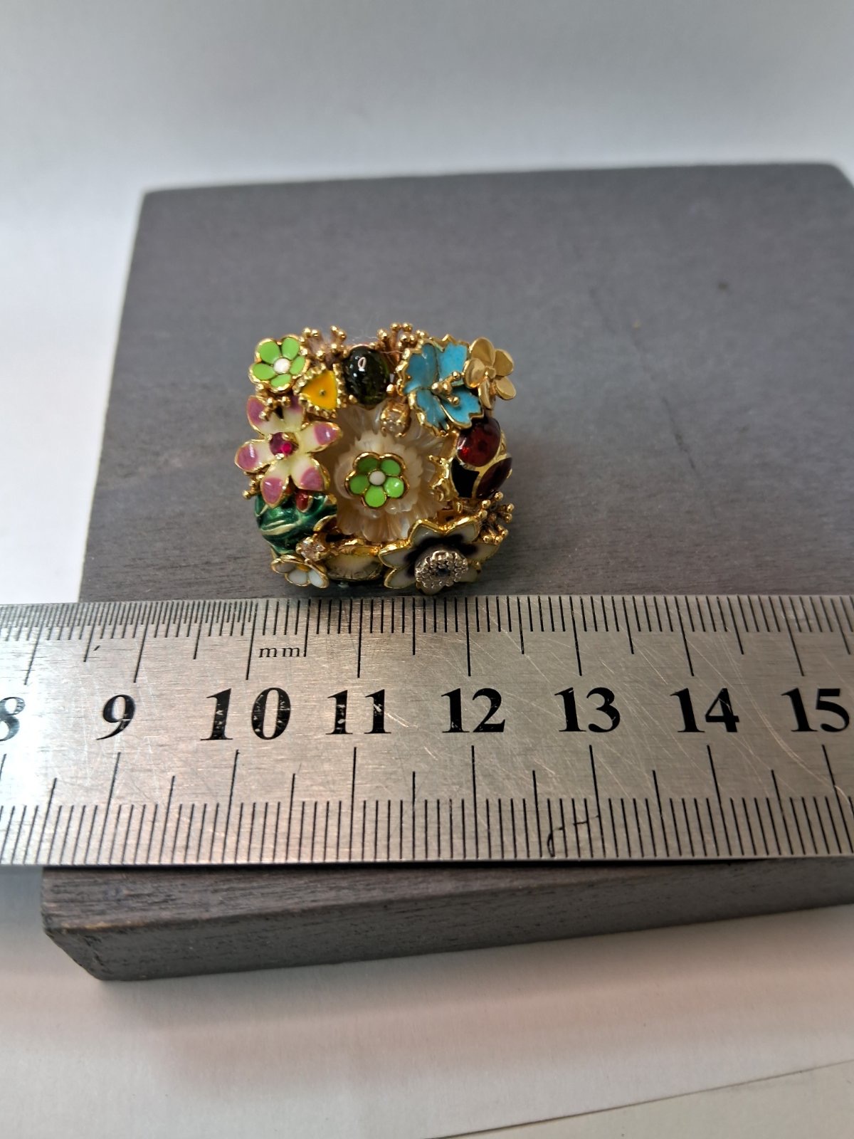 Кольцо из желтого золота с рубином, сапфиром, перидотом, эмалью и бриллиантом (-ми) (31299648) 9