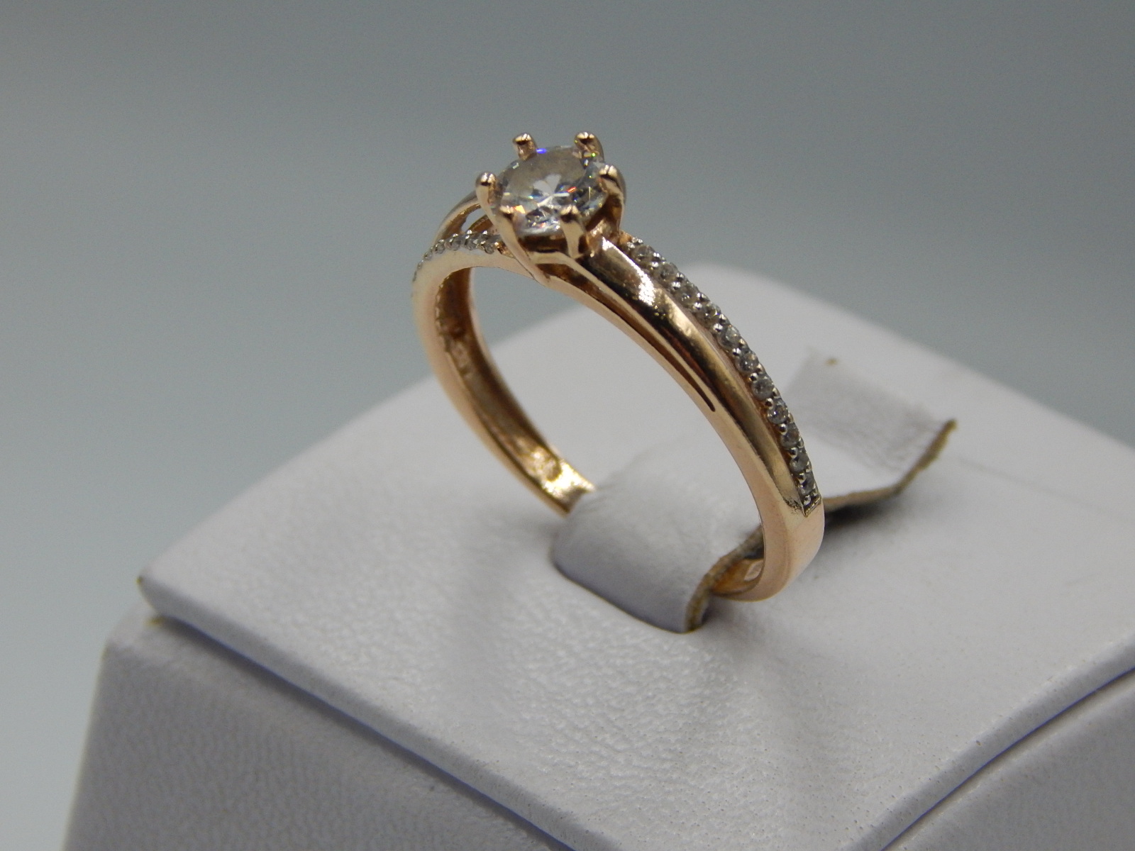 Кольцо из красного золота с цирконием (33431771)  2