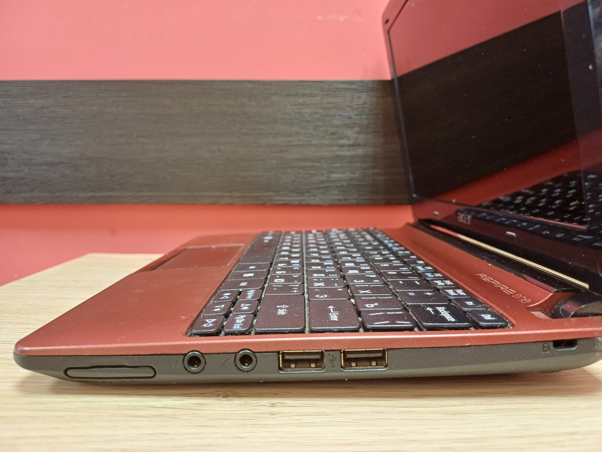 Ноутбук Acer Aspire One D257-N57Crr (LU.SG40C.039) 7