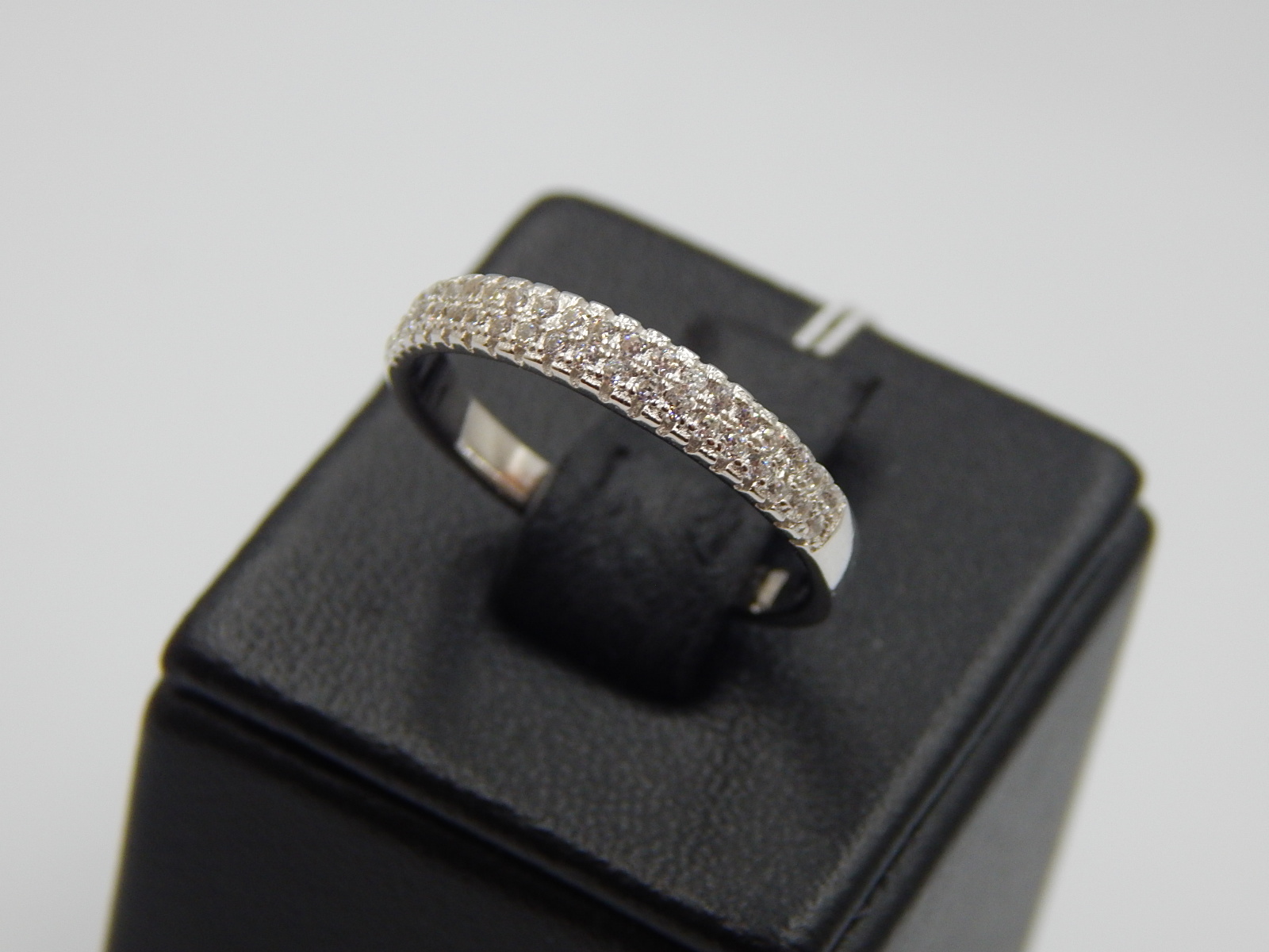 Серебряное кольцо с цирконием (30536959) 1