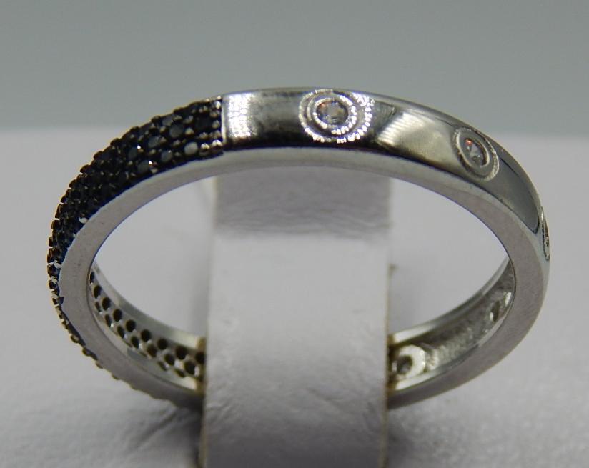 Серебряное кольцо с цирконием (31386677) 0