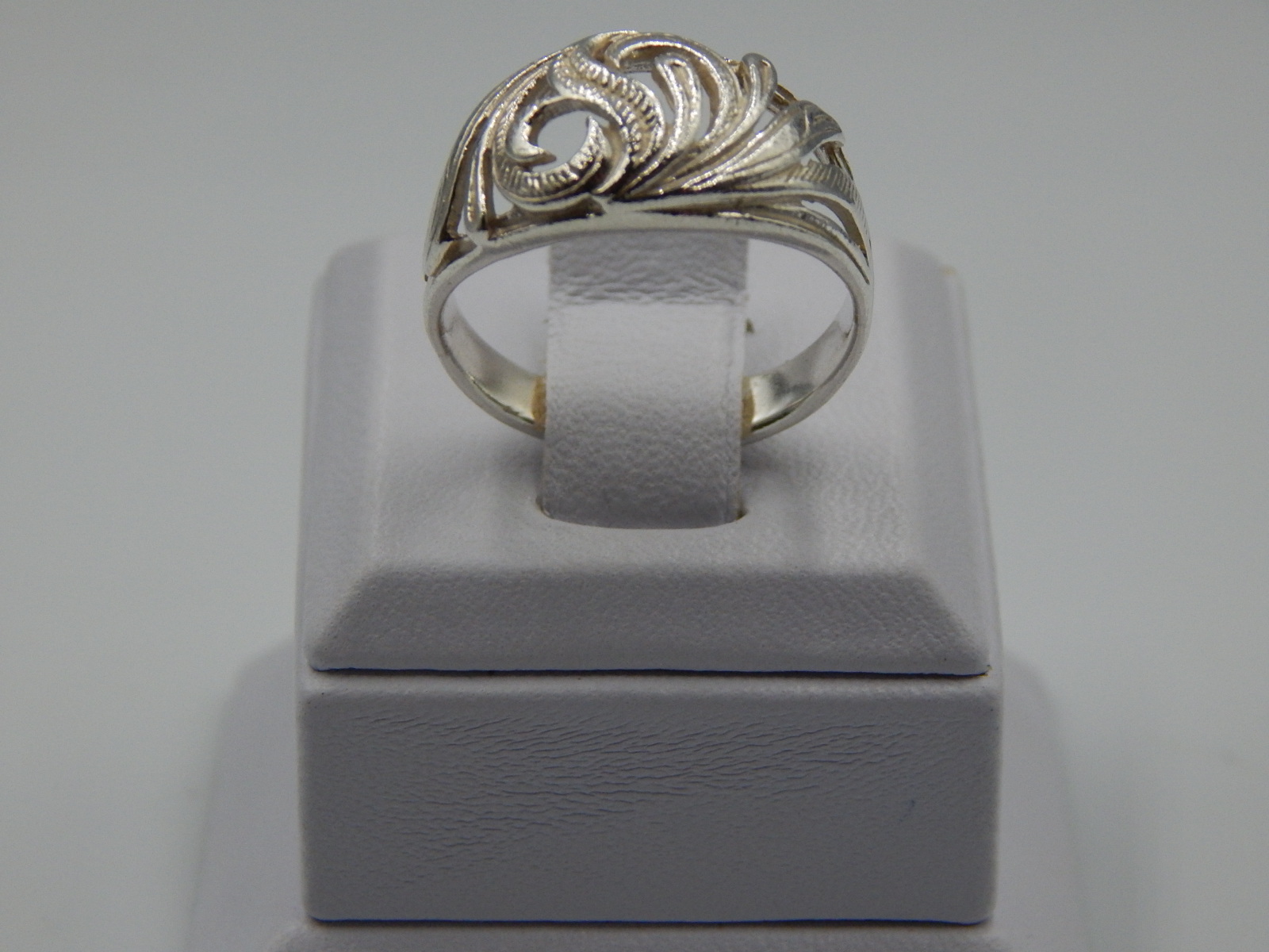 Серебряное кольцо (33462184) 1