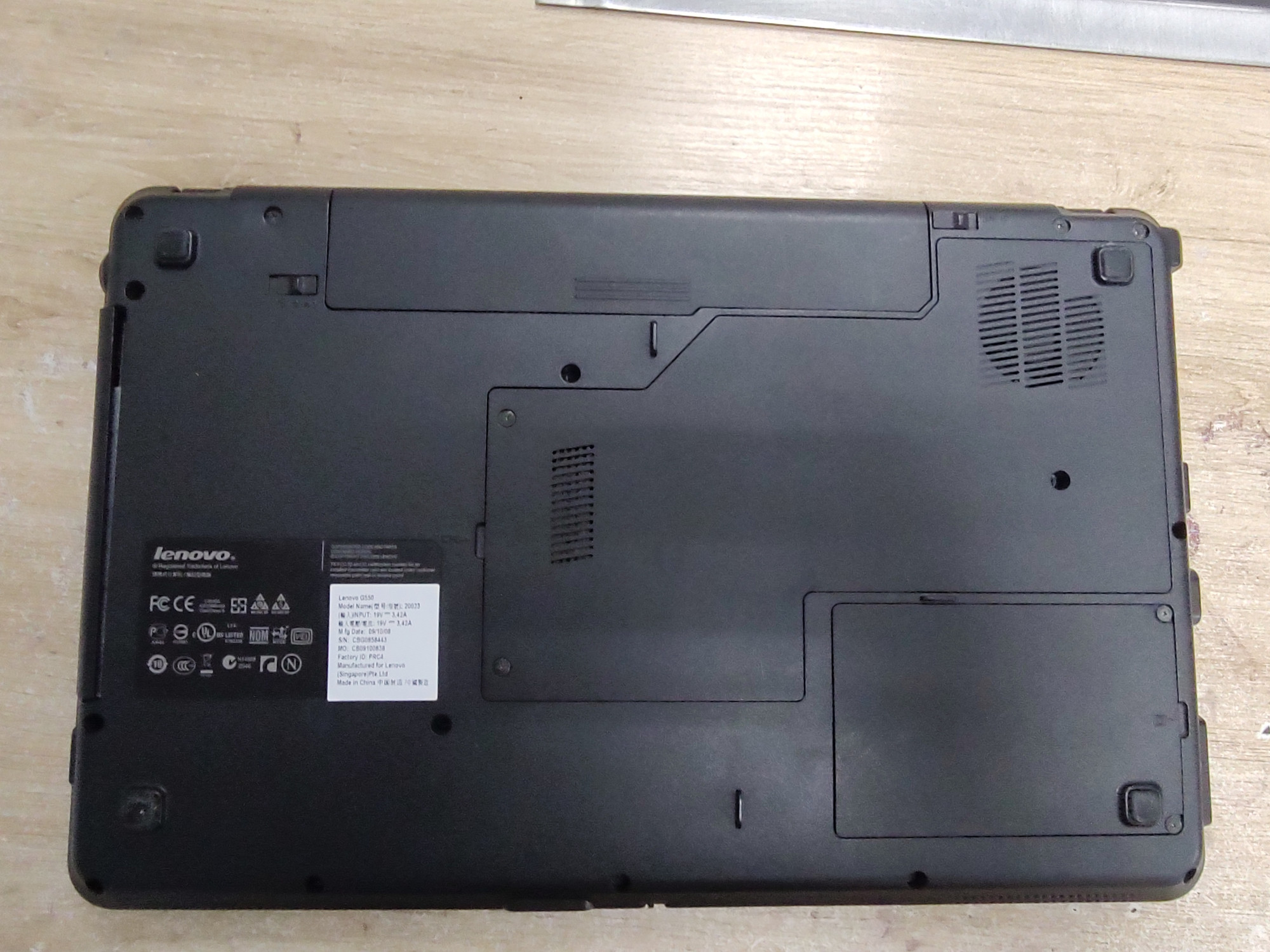 Ноутбук Lenovo G550 (Pentium T4300/3Gb/HDD250Gb) (33631443) 4