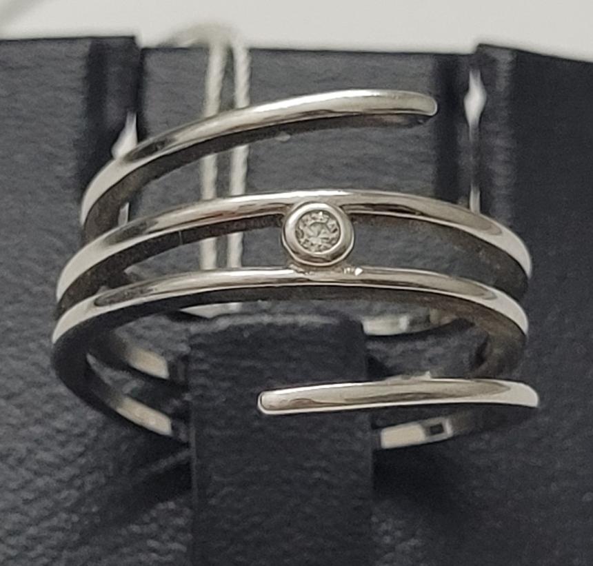 Серебряное кольцо с цирконием (30509887) 0