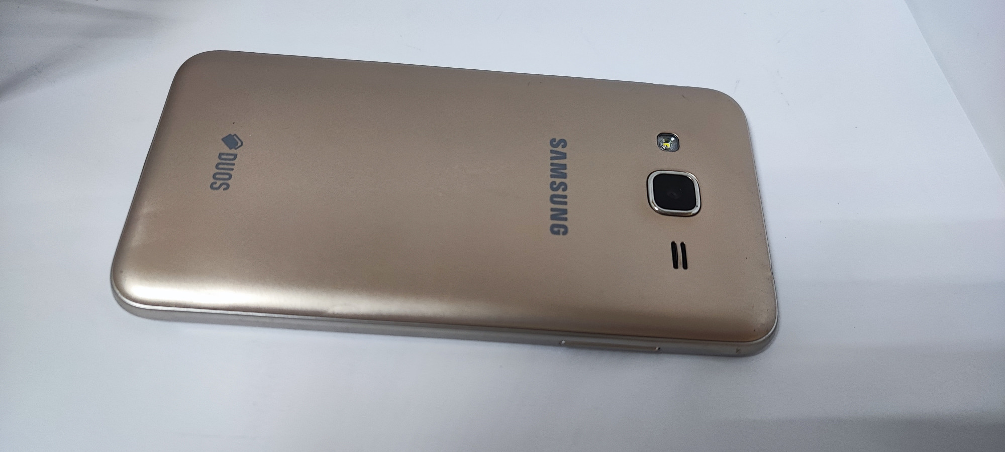 Samsung Galaxy J3 2016 Gold (SM-J320HZDD) 1/8Gb 11