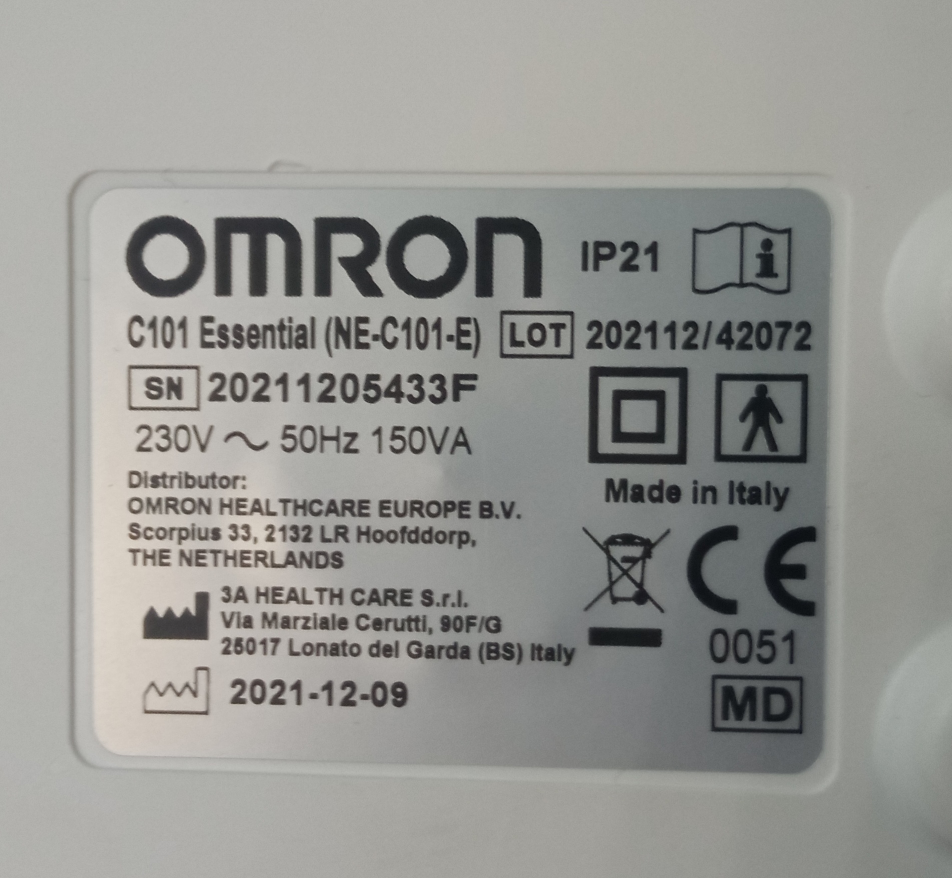 Компрессорный ингалятор Omron C101 Essential (NE-C101-E)  3