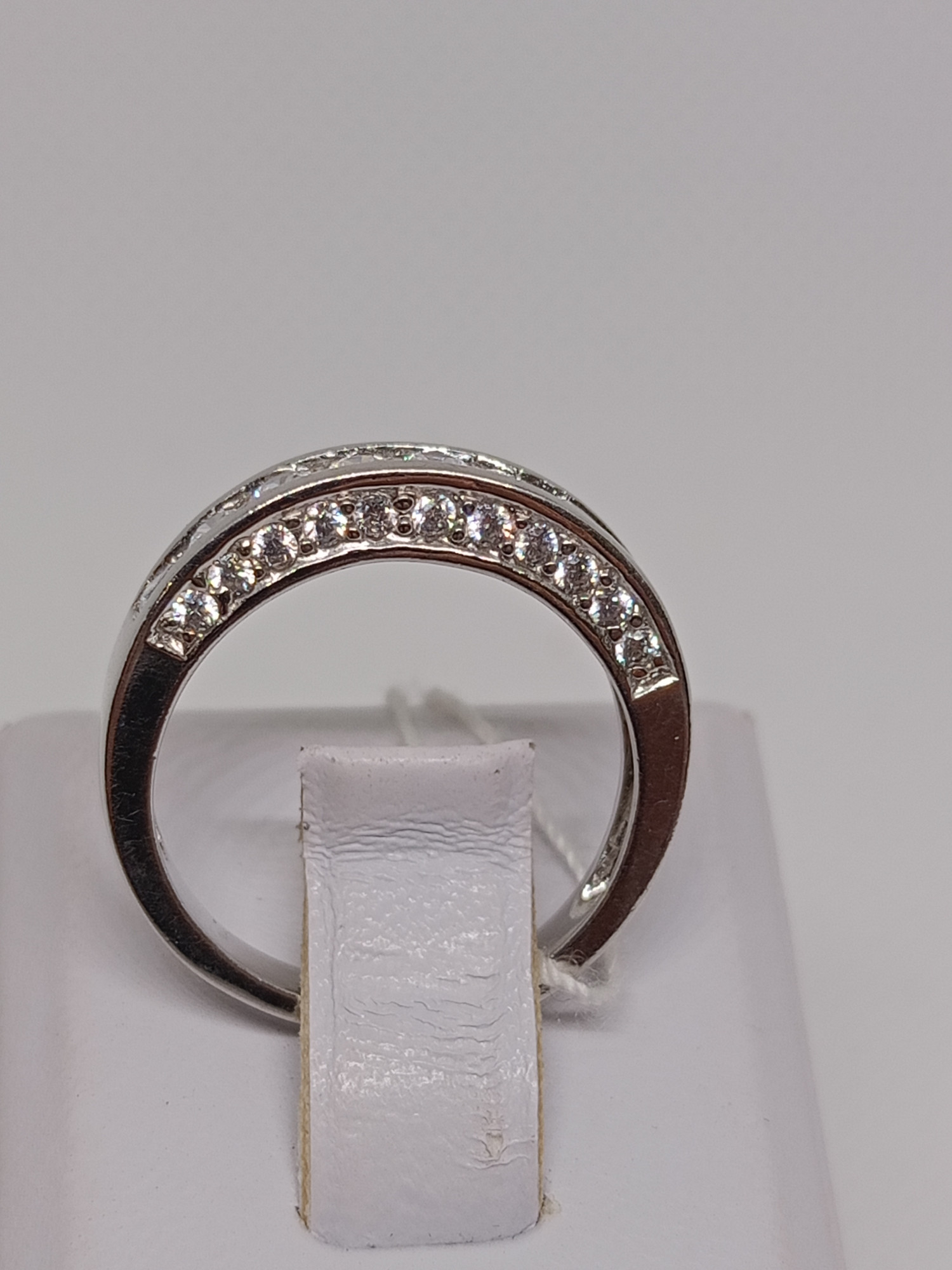 Серебряное кольцо с цирконием (33819503) 1