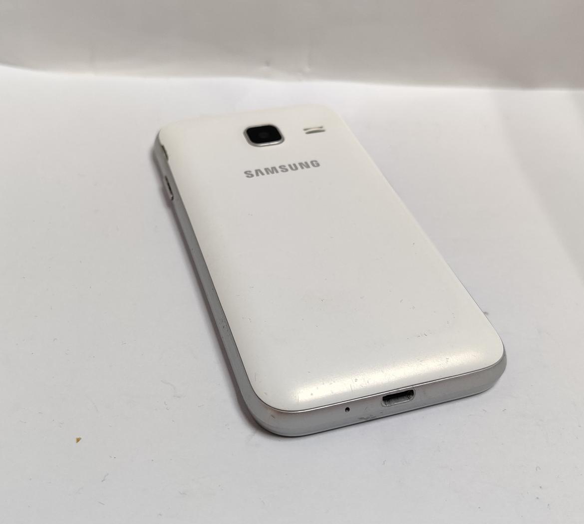 Samsung Galaxy J1 mini (SM-J105H) 1/8Gb 1