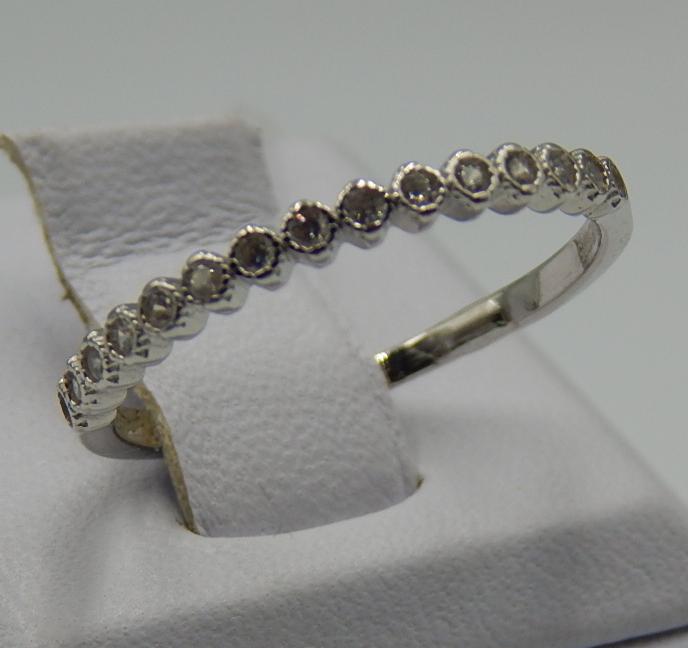 Серебряное кольцо с цирконием (31483000) 0