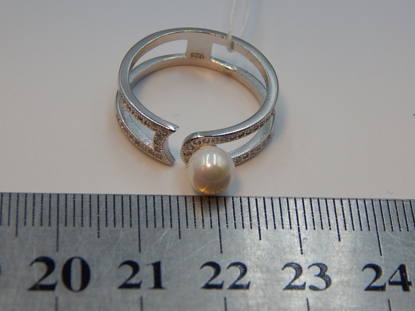 Серебряное кольцо с жемчугом и цирконием (30537100)  3