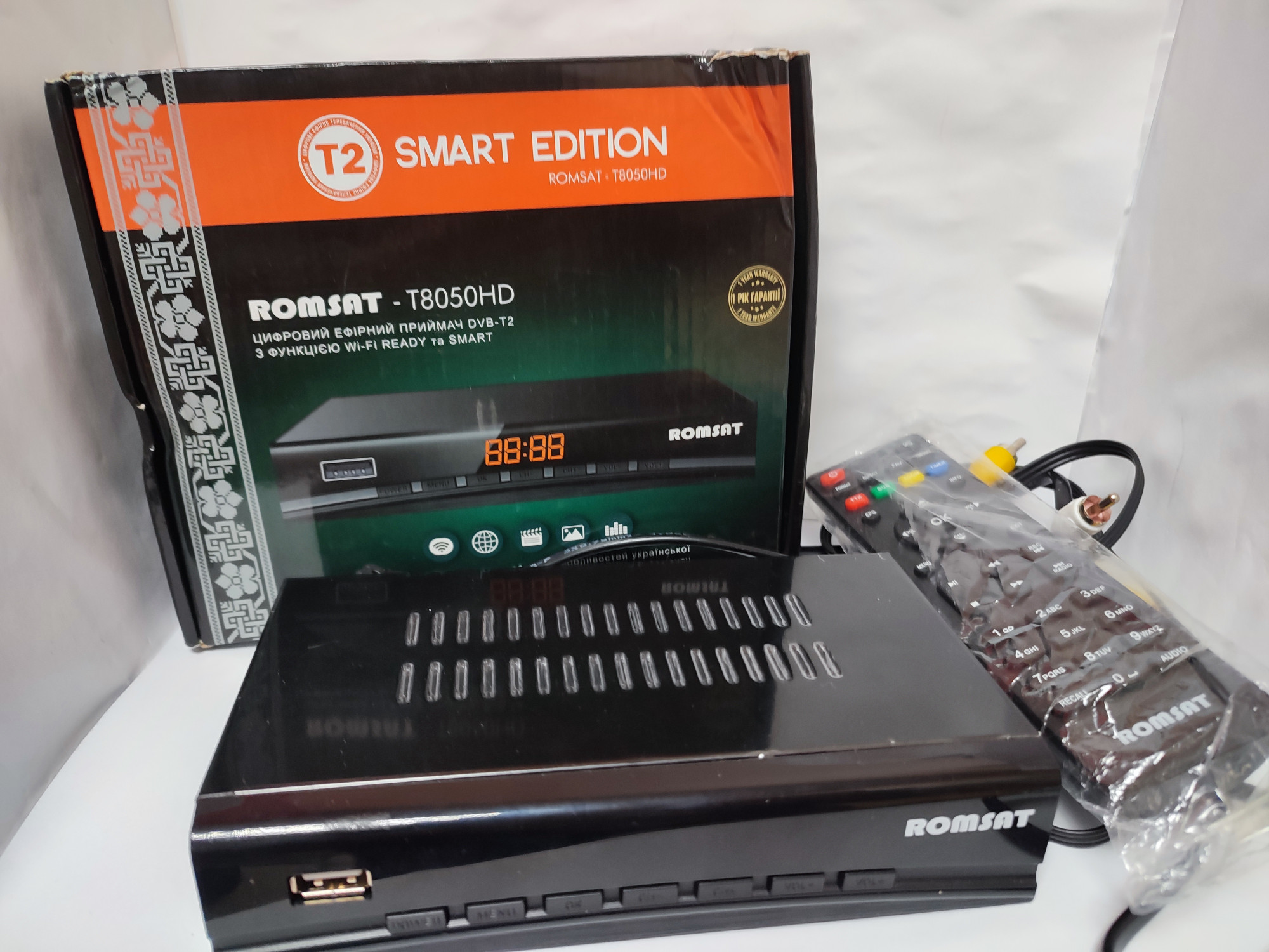 Цифровий ефірний DVB-T2 приймач Romsat T8050HD 0