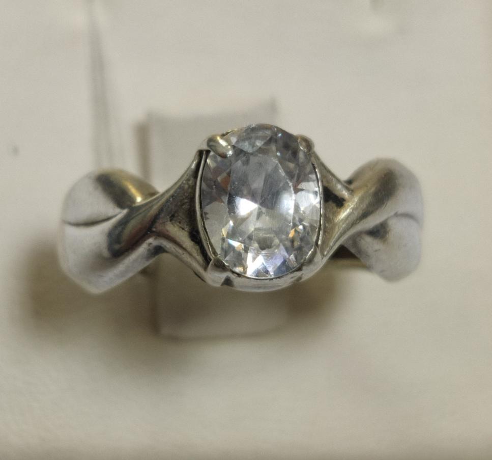 Серебряное кольцо с цирконием (33774815) 0