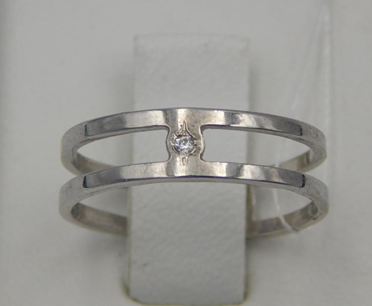 Серебряное кольцо с цирконием (30519376) 1