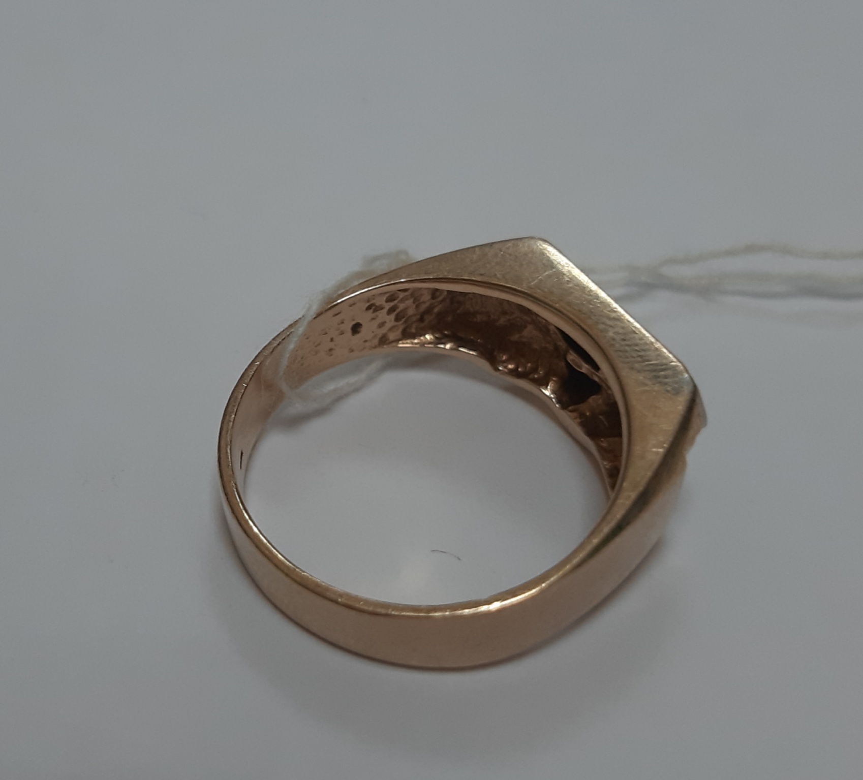 Перстень из красного и белого золота с ониксом и цирконием (31484083) 7