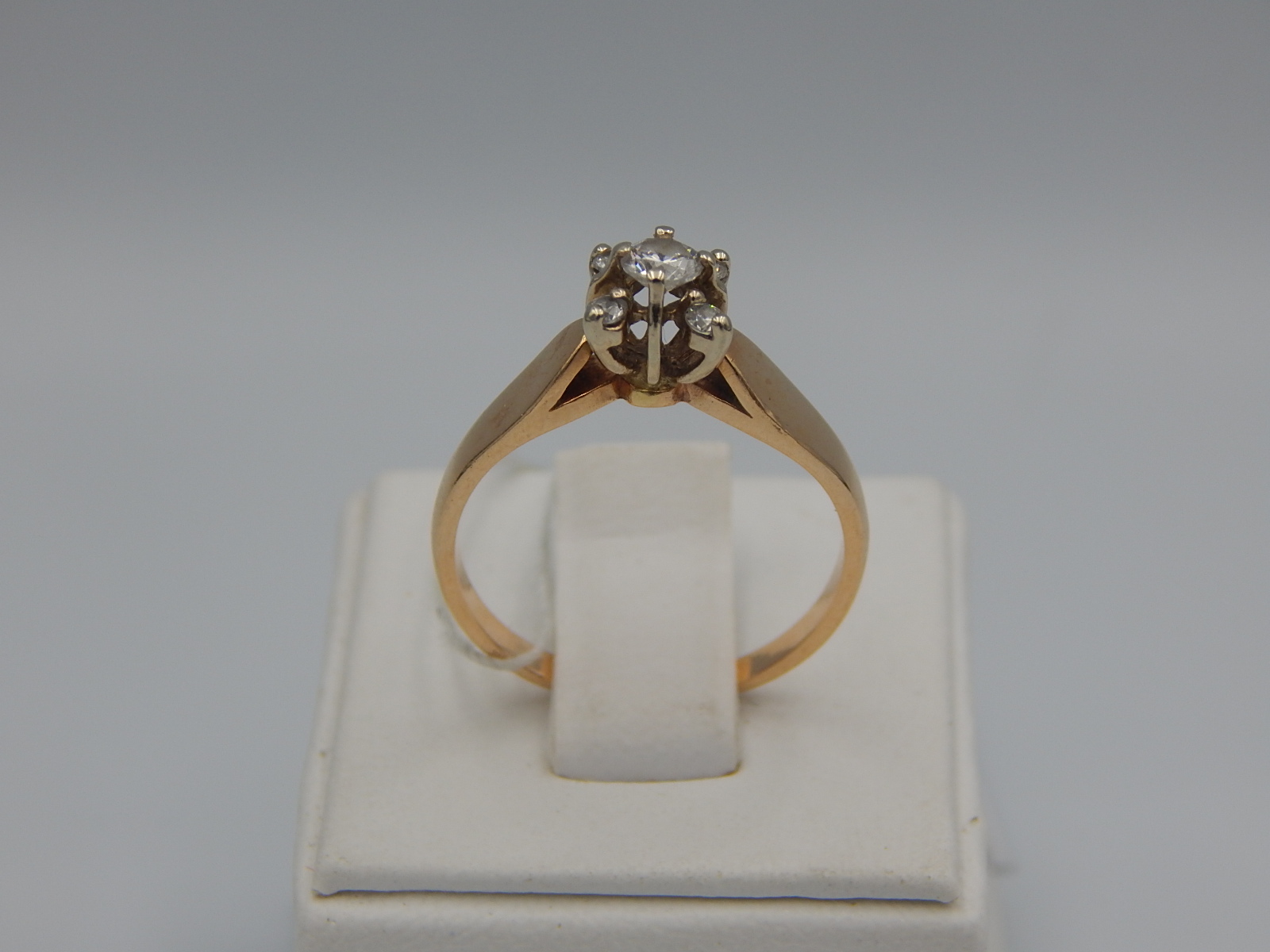 Кольцо из красного и белого золота с цирконием (30507233) 1