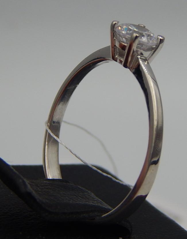 Серебряное кольцо с цирконием (30853551) 1