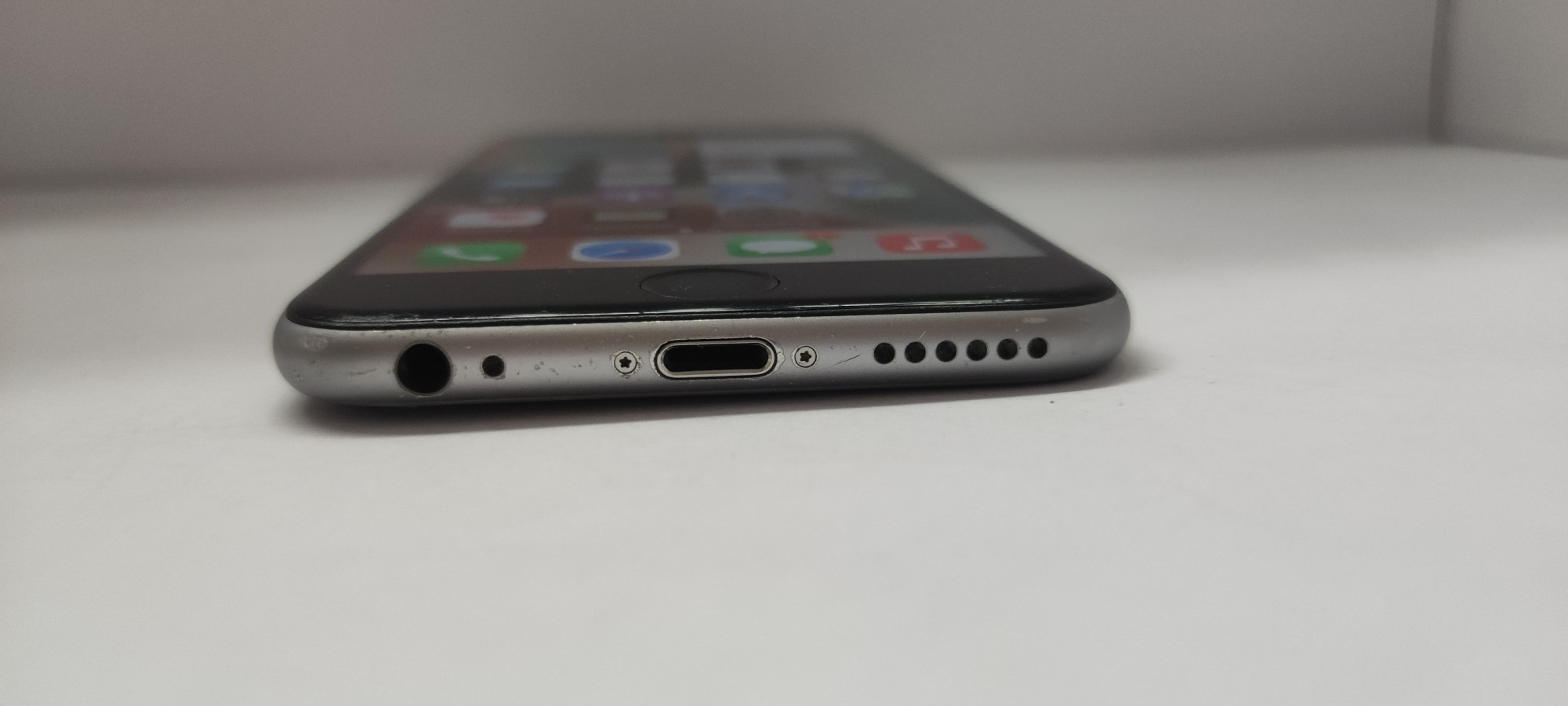 Apple iPhone 6s 16Gb Space Gray (MKQJ2) 2