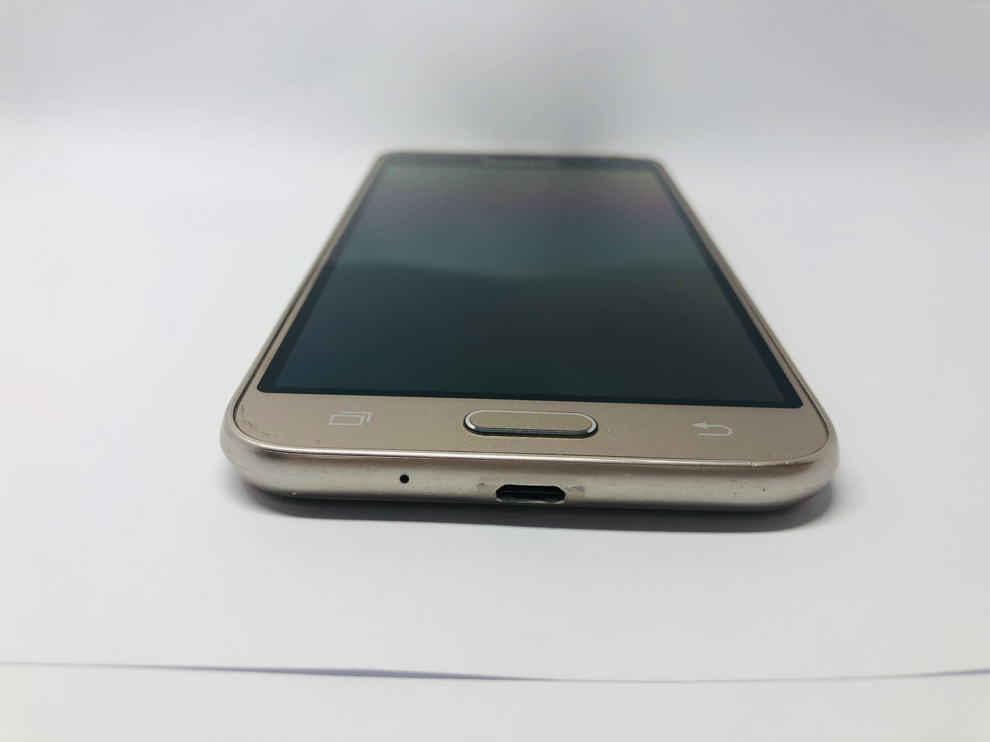 Samsung Galaxy J3 2016 Gold (SM-J320HZDD) 1/8Gb  3
