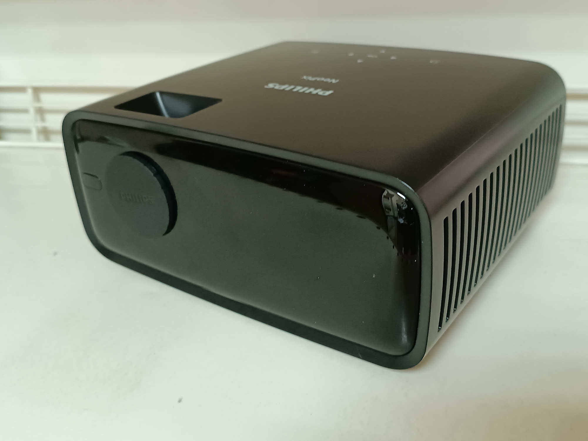 Мультимедийный проектор Philips NeoPix 120 NPX120/INT Full HD 3