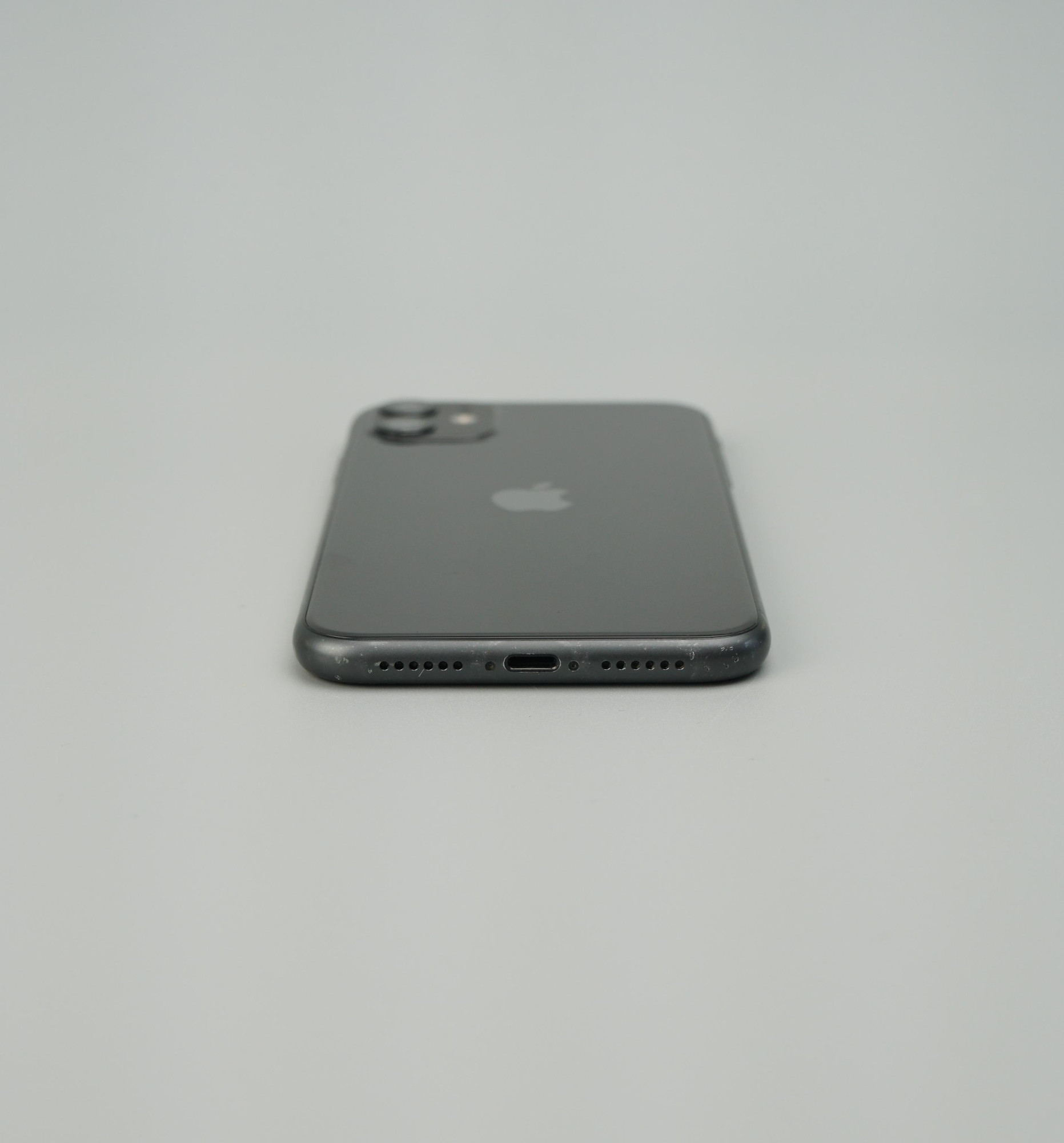 Apple iPhone 11 128GB Black (MWN72CH/A) 9