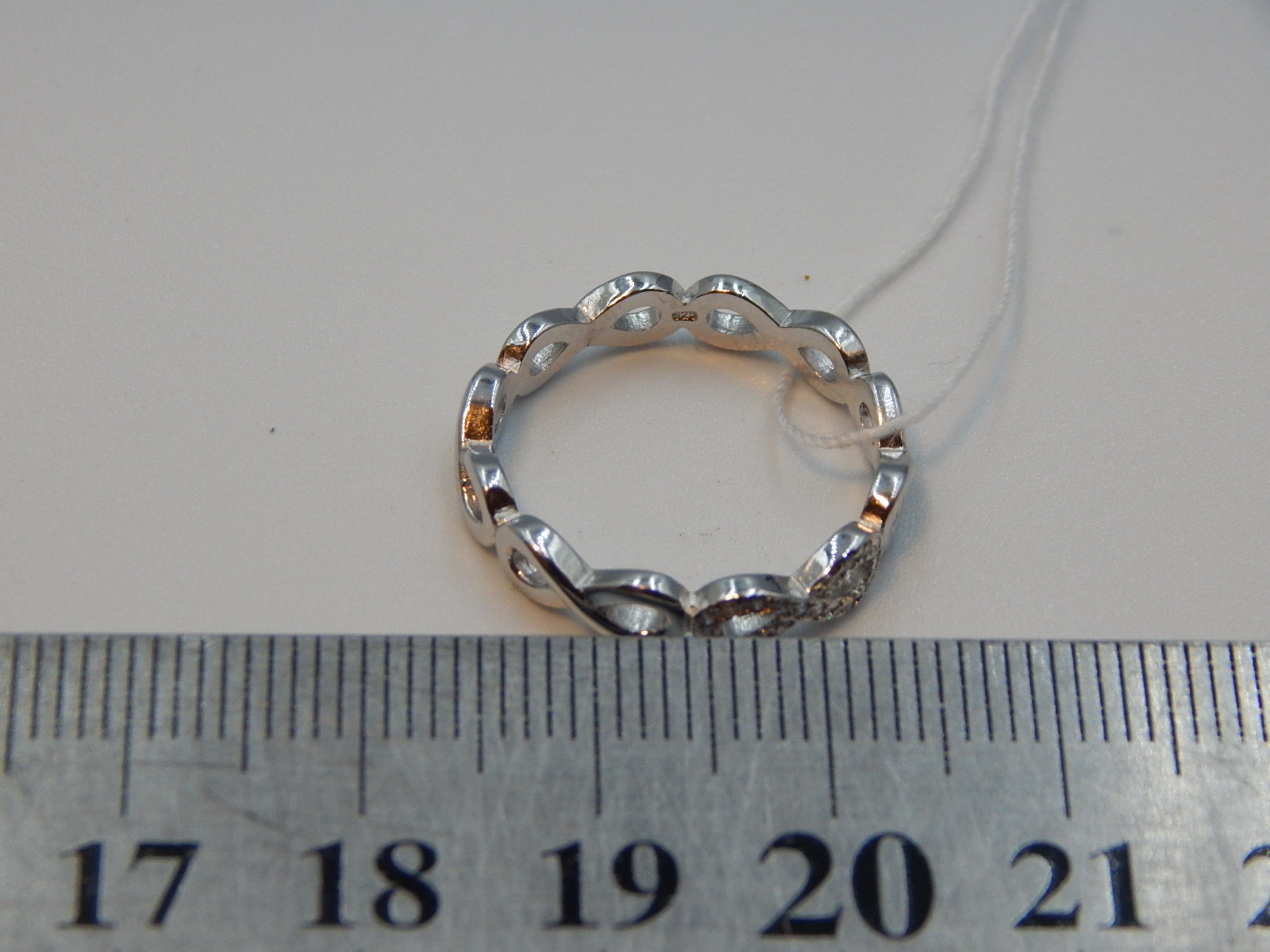 Серебряное кольцо с цирконием (30537417) 0