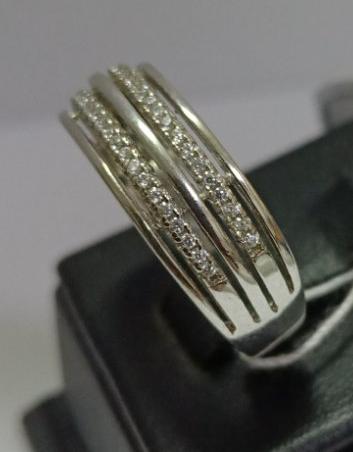 Серебряное кольцо с цирконием (30872193) 2
