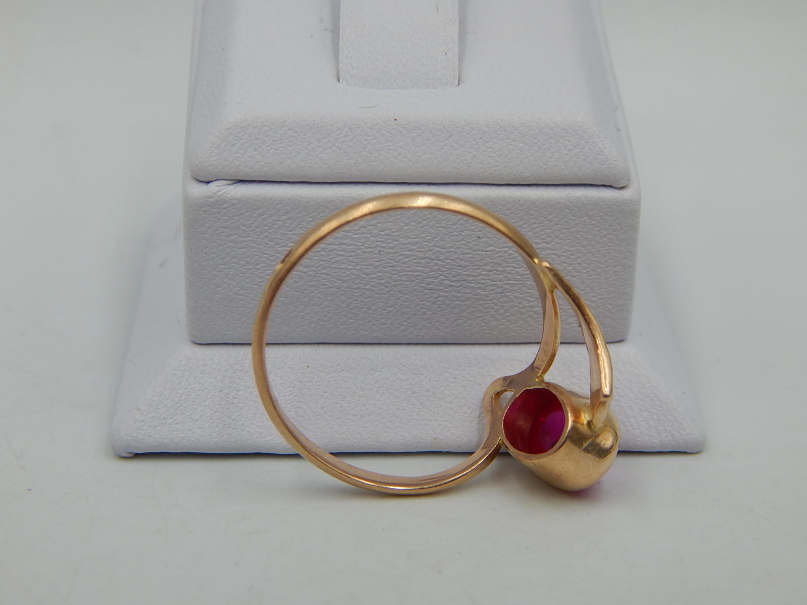 Кольцо из красного золота с корундом (30032170)  4