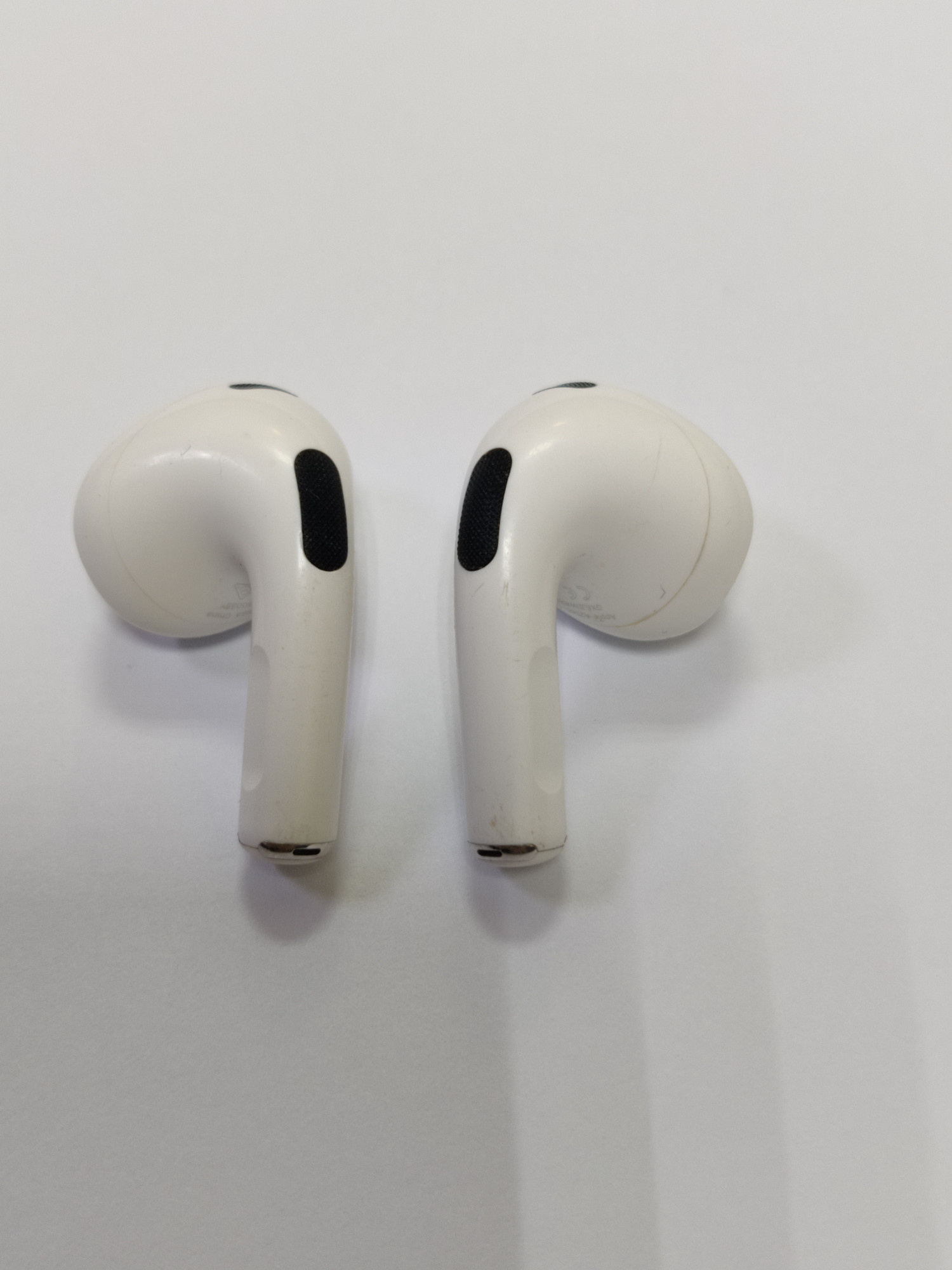 Навушники Apple AirPods 3 with Lightning Charging Case (MPNY3TY/A)  2