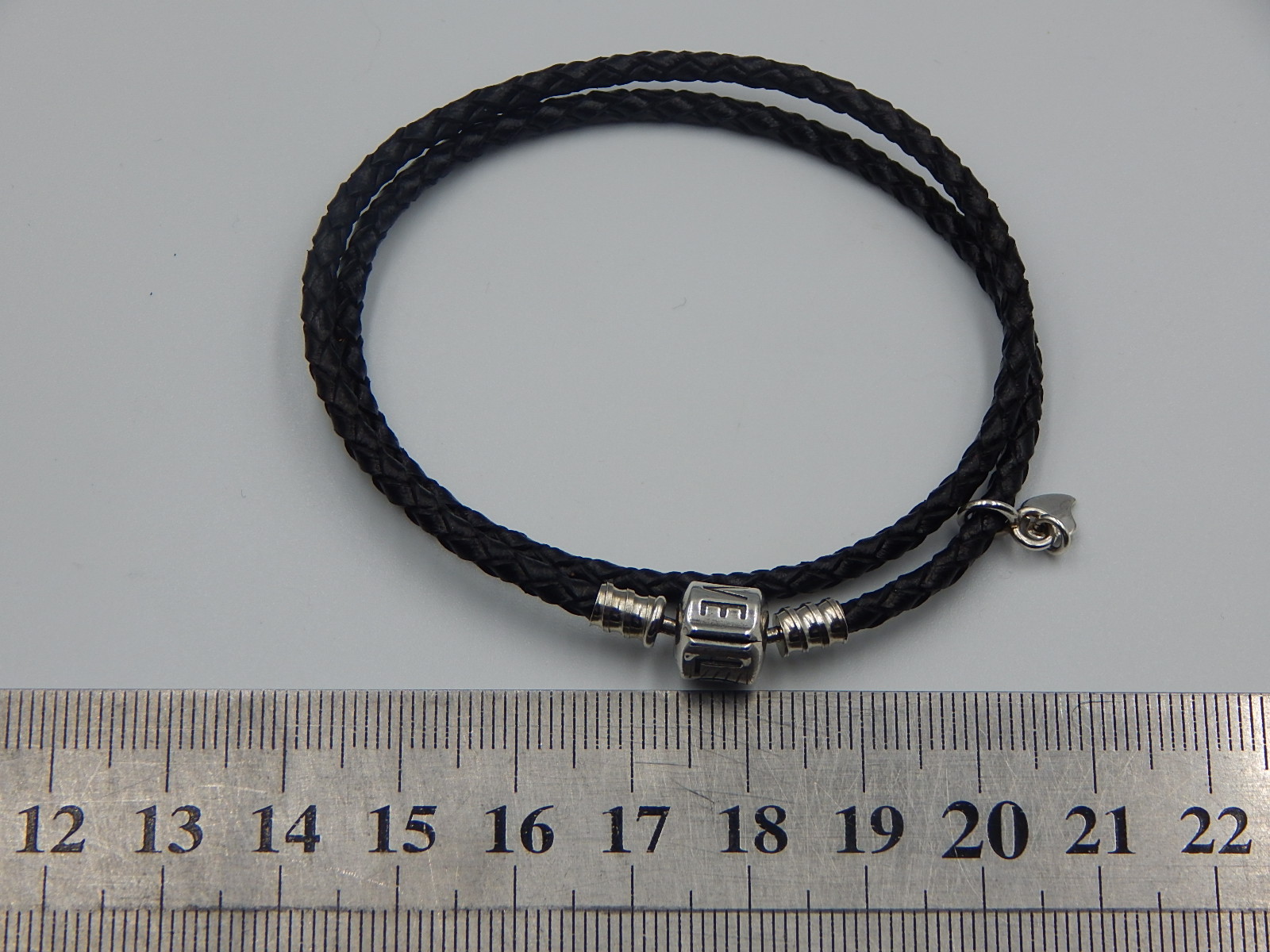 Каучуковый браслет с серебряной вставкой (32555525) 1