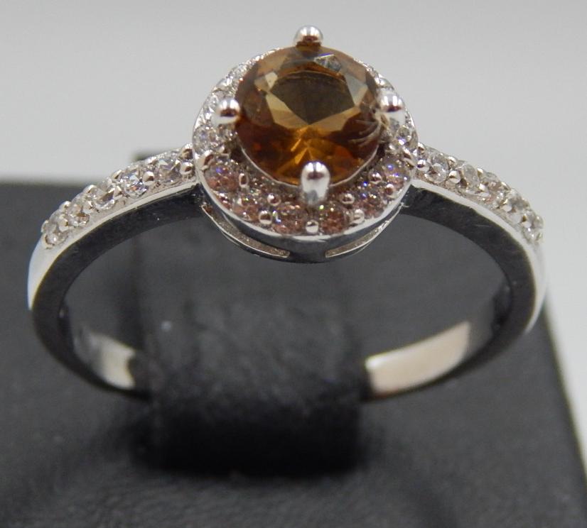 Серебряное кольцо с цирконием (30536625) 0