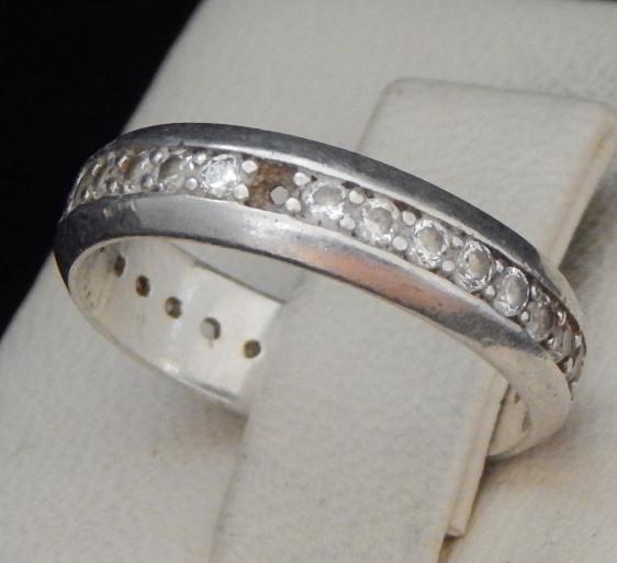 Серебряное кольцо с цирконием (30513413) 0