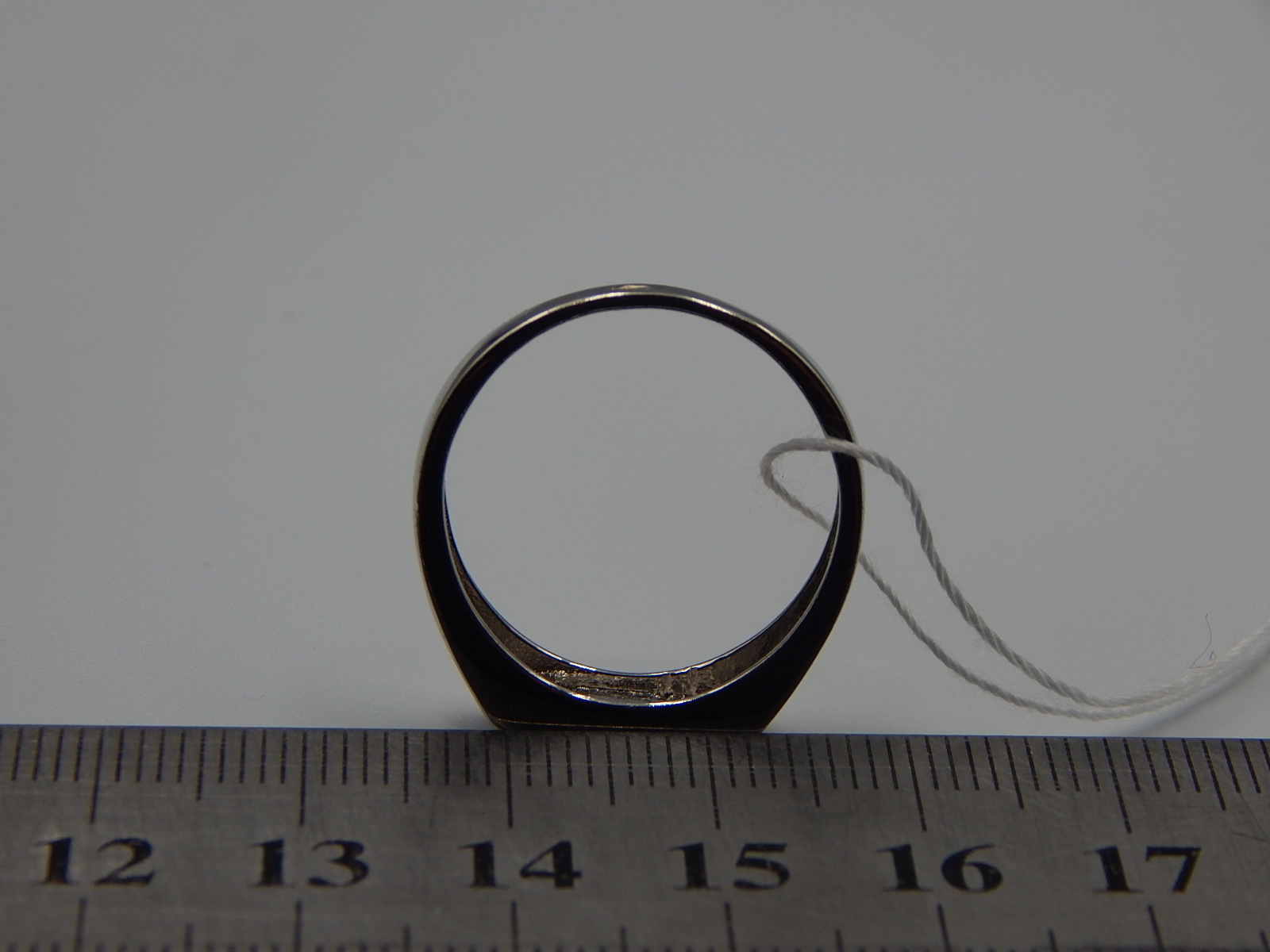 Серебряный перстень с ониксом и цирконием (33002225) 3