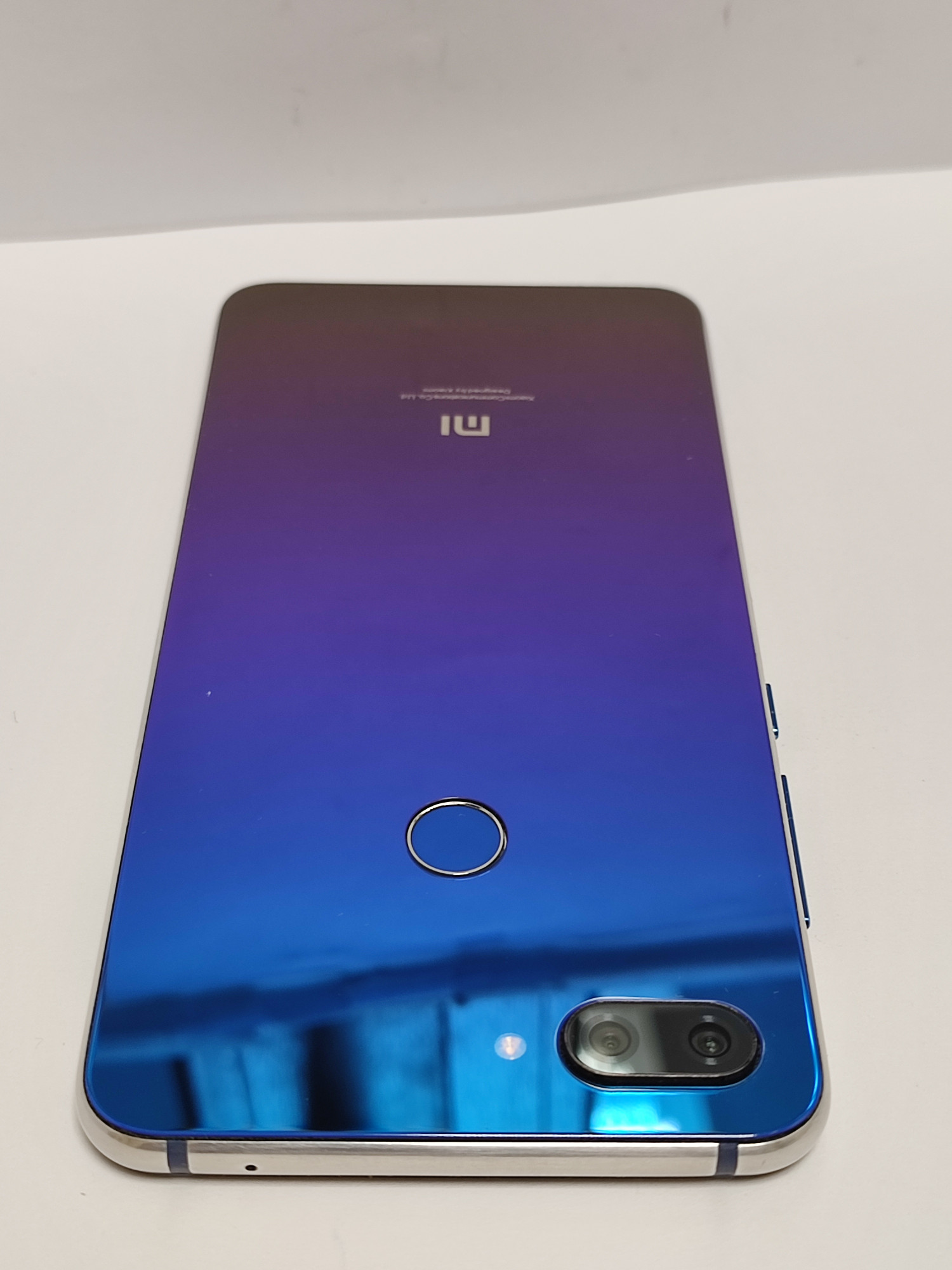 Xiaomi Mi 8 Lite 4/64GB Aurora Blue 3